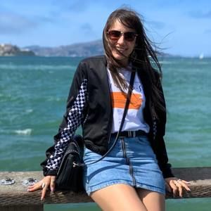 Meet your Posher, Milena